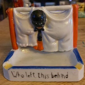 Black Americana Vintage Ashtray W/ Cigarette & Match Holder.  Highly Collectible